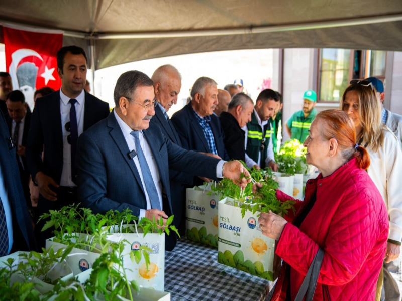  Vatandaşlara 190 bin ata tohumu fidesi dağıtıldı 
