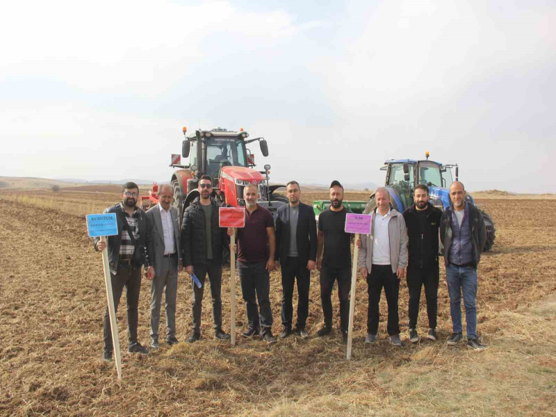 Sivas'ta Kamu-Üniversite İşbirliğiyle Yeni Buğday Çeşitleri Toprakla Buluştu