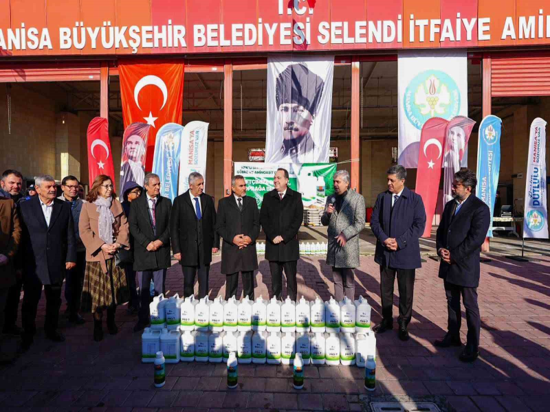 Manisa'da Zirai Dondan Etkilenen Üreticilere Sıvı Gübre ve Aminoasit Desteği